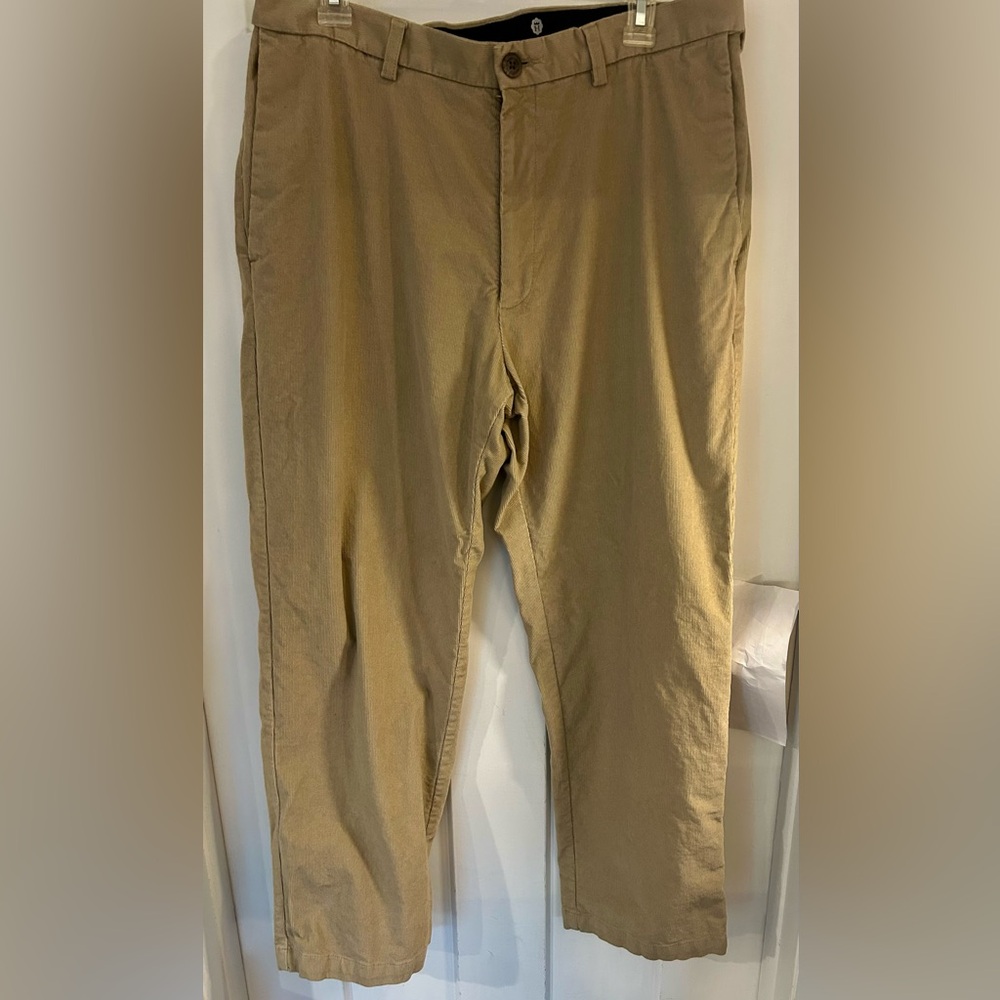 Classic Men's Khaki Chinos